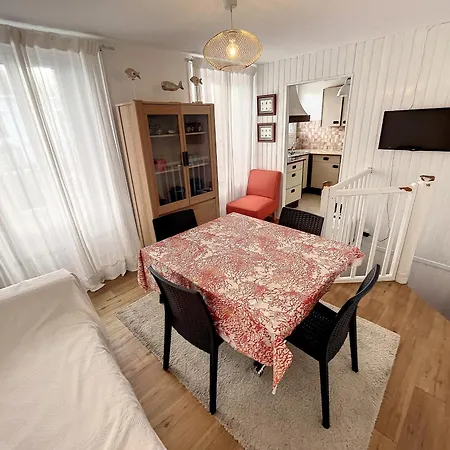 Duplex Atypique Avec Terrasse A 400m De La Et Du Centre - Fr-1-361-333 * Granville