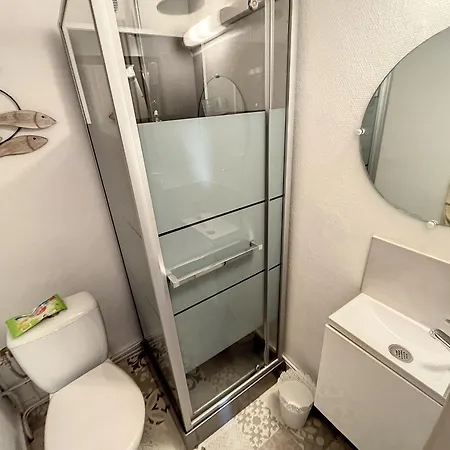 Apartament Duplex Atypique Avec Terrasse A 400m De La Et Du Centre - Fr-1-361-333