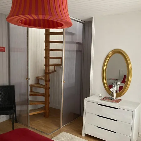 Duplex Atypique Avec Terrasse à 400m De La Et Du Centre - Fr-1-361-333 Granville