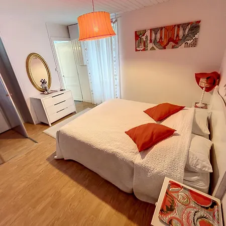 Duplex Atypique Avec Terrasse A 400m De La Et Du Centre - Fr-1-361-333