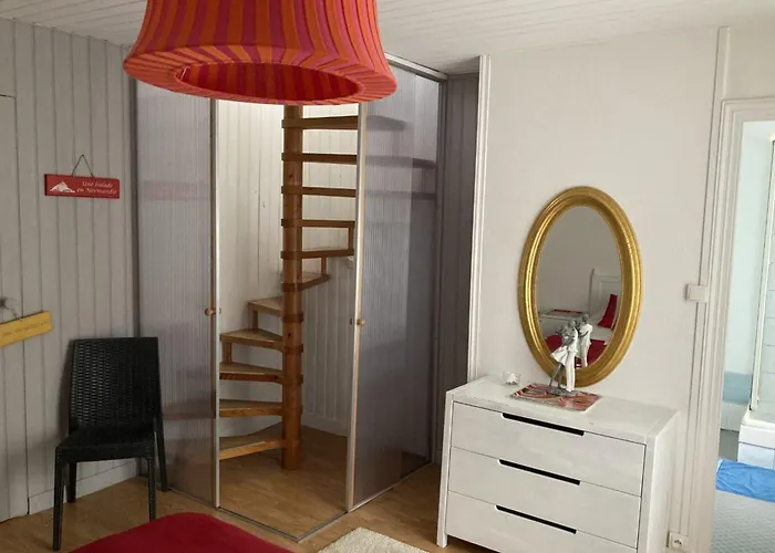 Duplex Atypique Avec Terrasse à 400m De La Et Du Centre - Fr-1-361-333 Granville